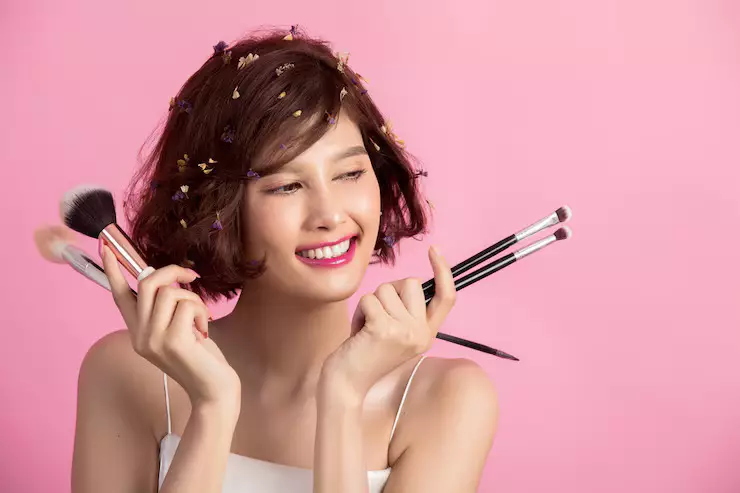 8 Rekomendasi produk makeup lokal murah, dandan nggak bikin kantong jebol berbagai sumber