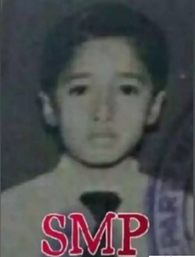 pasfoto seleb saat masih SMP © berbagai sumber