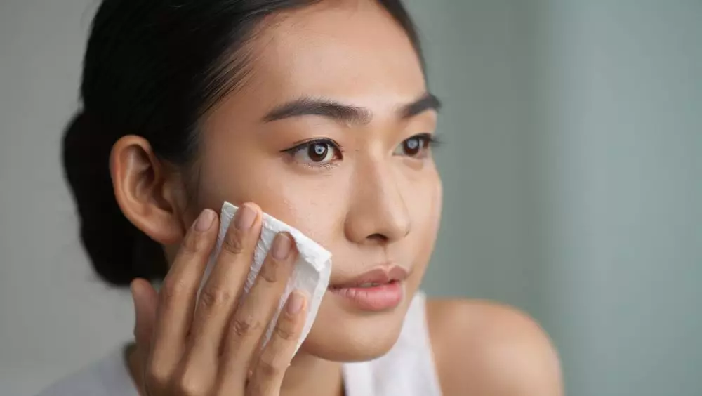 Skincare dan perawatan wajah yang tepat © 2025 brilio.net Skincare dan perawatan wajah yang tepat © 2025 brilio.net