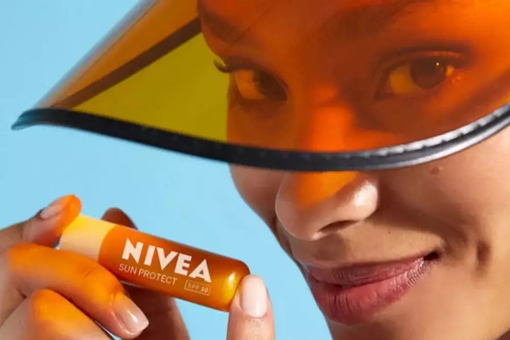 7 Rekomendasi lip balm dengan SPF saat bibir cepat kering karena perubahan cuaca mendadak. © 2025 brilio.net 7 Rekomendasi lip balm dengan SPF saat bibir cepat kering karena perubahan cuaca mendadak. © 2025 brilio.net