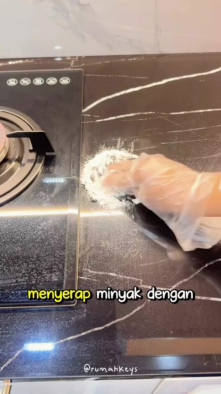 Minyak tumpah © Instagram