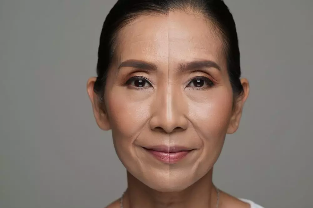 Cara pilih dan pakai foundation agar garis halus © 2025 brilio.net Cara pilih dan pakai foundation agar garis halus © 2025 brilio.net