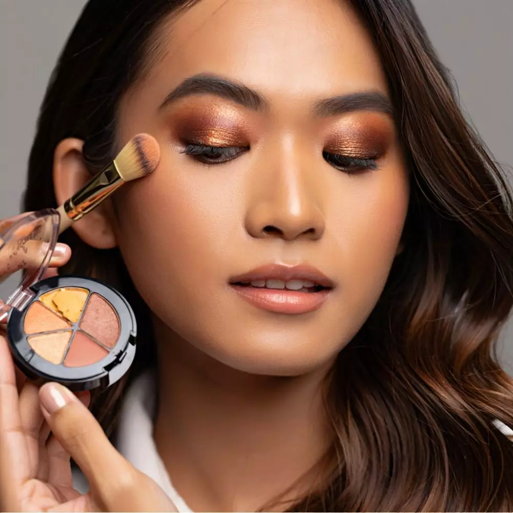 Rekomendasi eyeshadow palette harga terjangkau © 2025 brilio.net Rekomendasi eyeshadow palette harga terjangkau © 2025 brilio.net