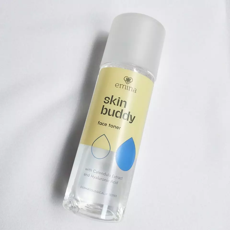 10 Toner menyamarkan garis senyum di pipi, keriput wajah tersamarkan harga di bawah Rp 150 ribu © 2025 brilio.net