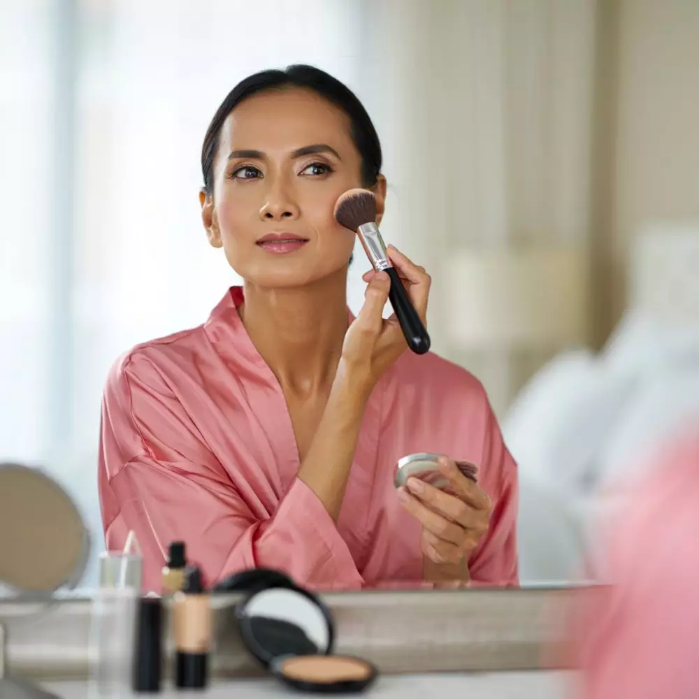 Rekomendasi bedak terbaik untuk usia 40-an © 2025 brilio.net