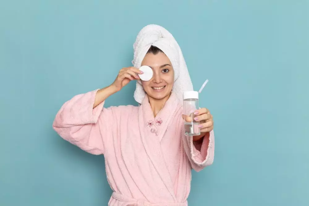 14 Rekomendasi micellar water © 2025 Freepik.com 14 Rekomendasi micellar water © 2025 Freepik.com