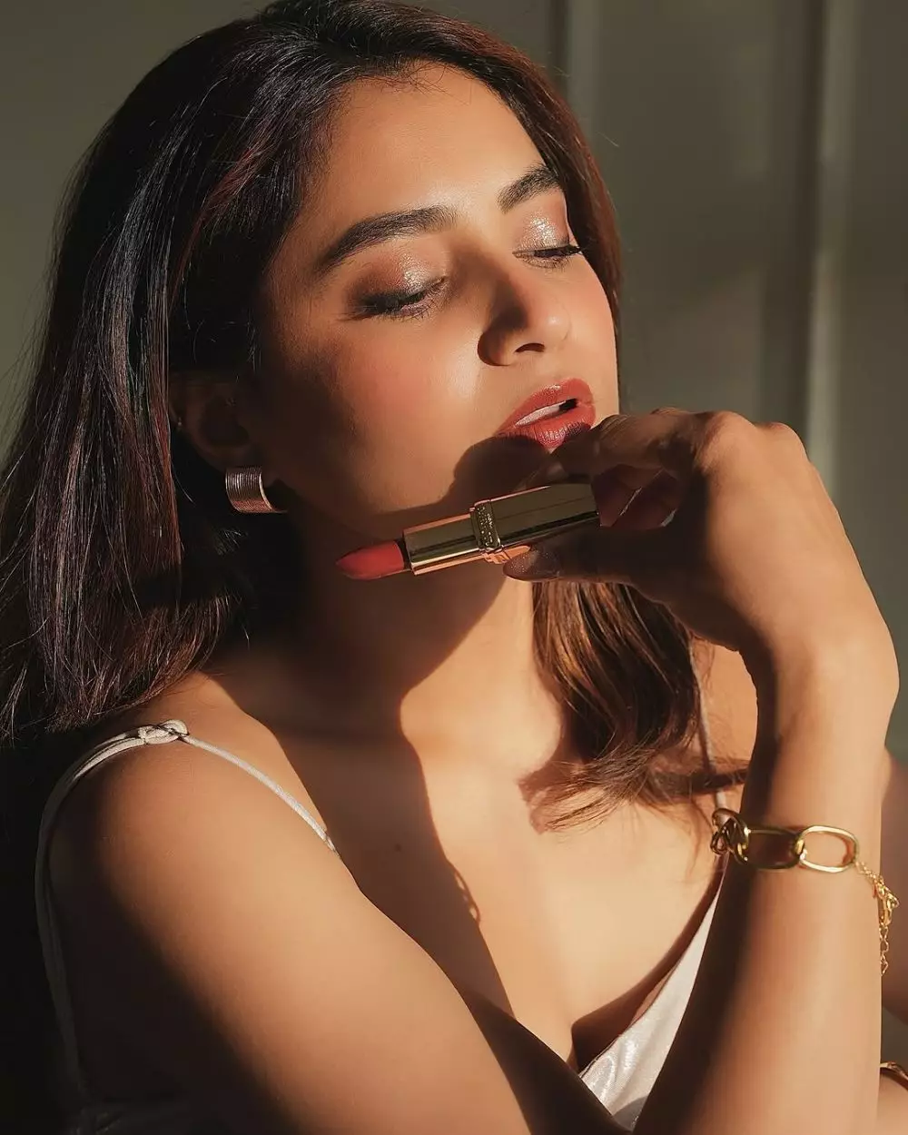 Rekomendasi produk lipstik wajib coba untuk wanita 40 tahun © 2025 brilio.net