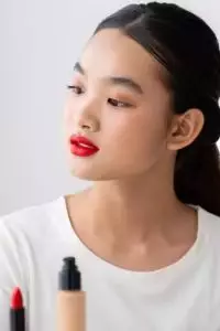 Capek retouch terus? Ini rekomendasi 8 lipstik yang dijamin awet dari pagi sampai malam