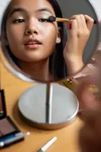 10 Rekomendasi makeup lokal untuk remaja, aman, murah, dan bikin fresh seharian